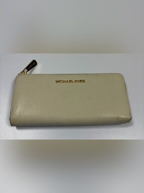 Michael Kors Jet Set Travel Pebbled Leather Continental Wristlet Wallet - Buff